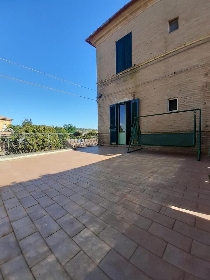 Palazzo Tuemi Apartamento Castelplanio Exterior foto